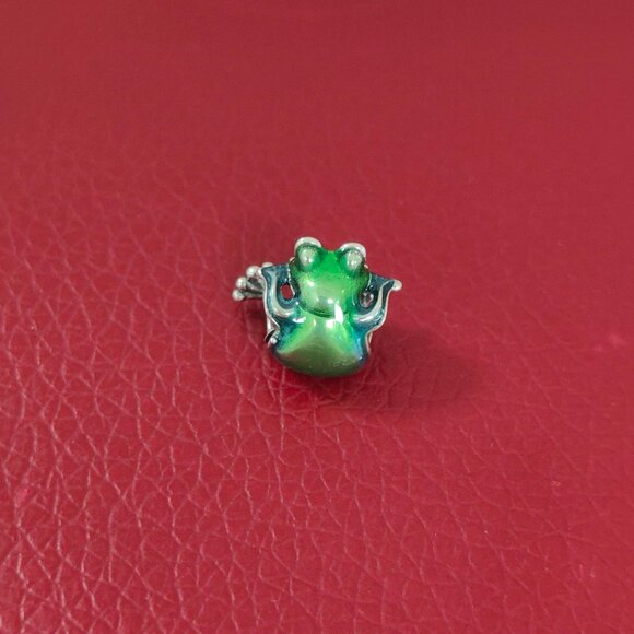 Pandora Climbing Frog Charm S925 Silver with box - Picture 2 of 11